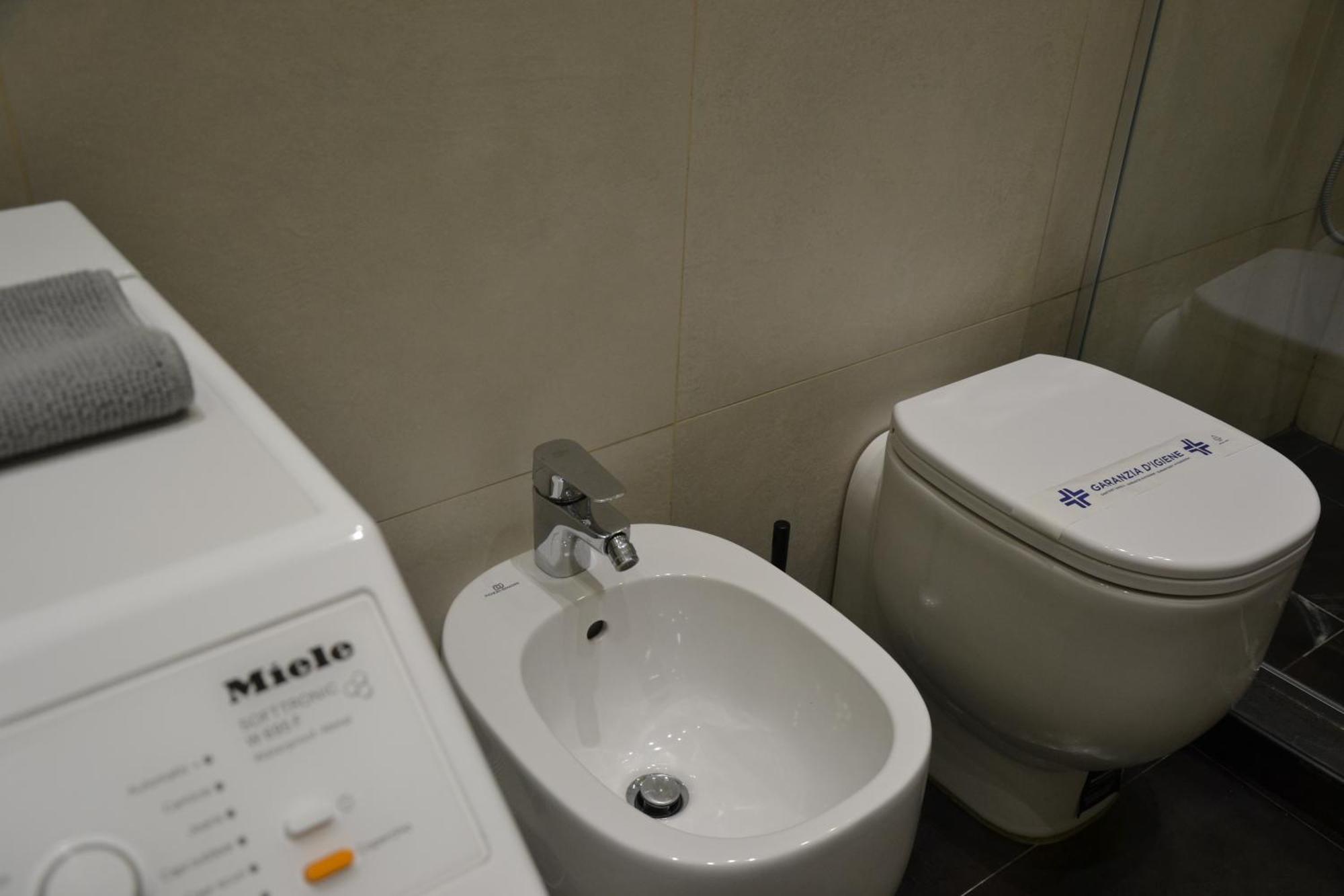 Bubi House Porta Romana มิลาน ภายนอก รูปภาพ